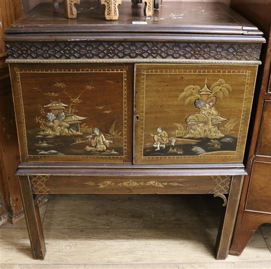 An early 20th century 78rpm wind-up gramophone player in chinoiserie-decorated cabinet, W. H. Barnes, London, W.75cm